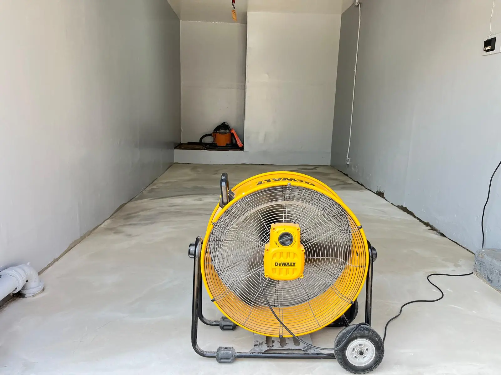 epoxy-flooring-project-03